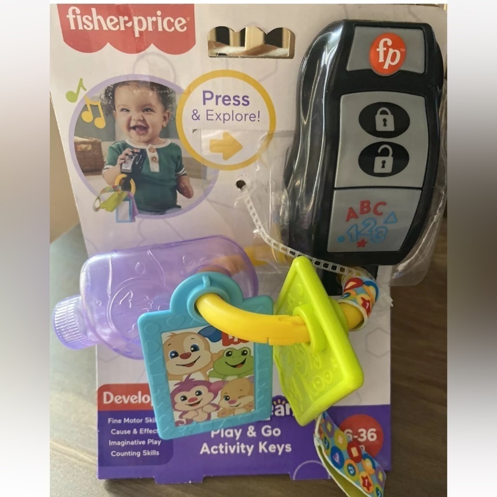 Fisher-Price Laugh & Learn Baby Travel Toy Play & Go Activity Keys - Picture 3 of 4